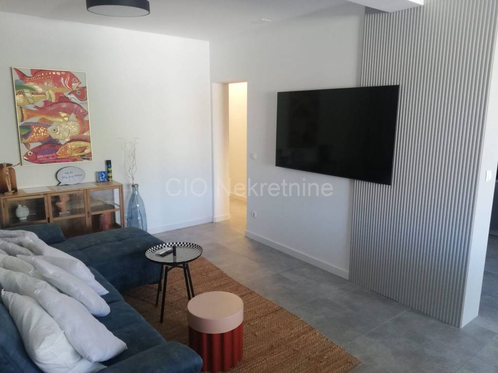 House with apartments, Sale, Rogoznica, Ražanj