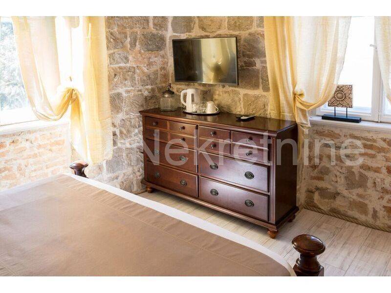 Family hotel, Sale, Split, Split