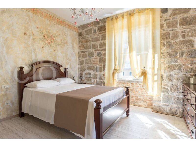 Family hotel, Sale, Split, Split