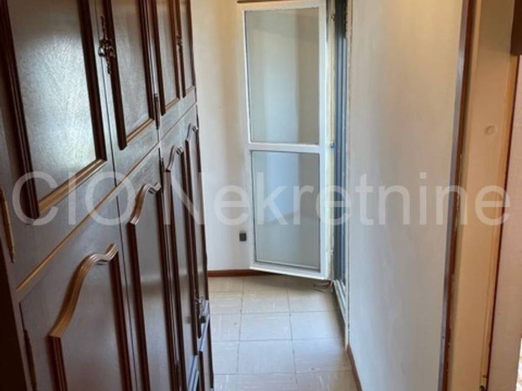 Flat in a building, Sale, Split, Split