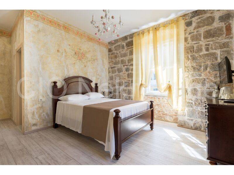 Family hotel, Sale, Split, Split