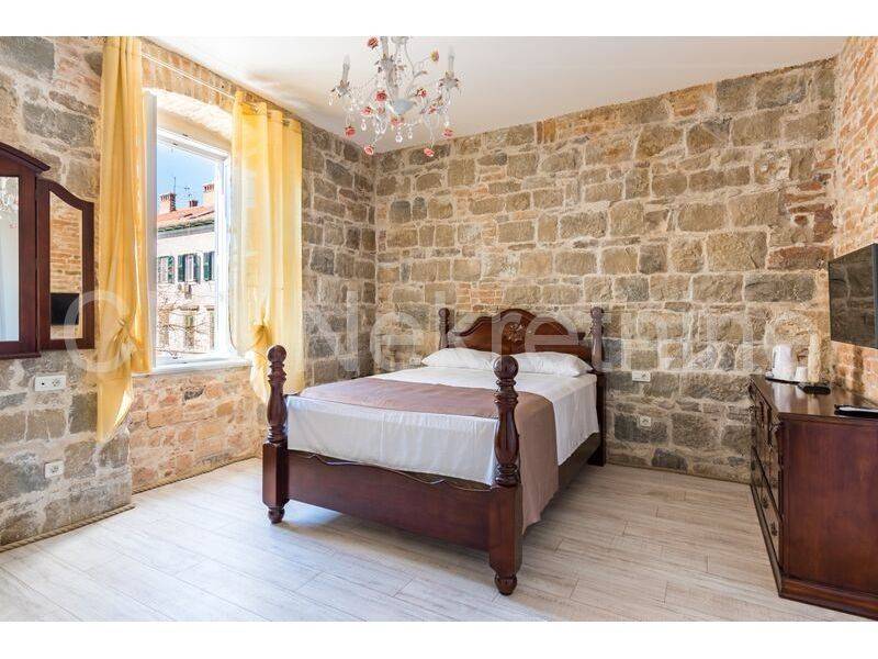 Family hotel, Sale, Split, Split