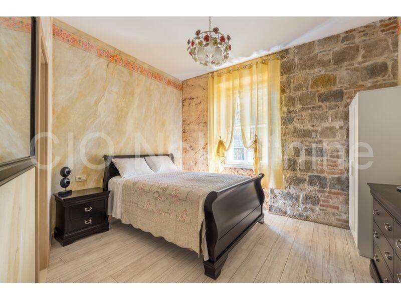 Family hotel, Sale, Split, Split