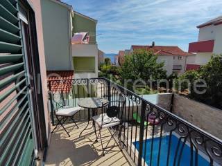 Flat in an urban villa, Sale, Okrug, Okrug Gornji