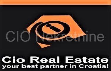 Detached house, Sale, Split, Split