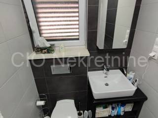 Flat in an urban villa, Sale, Okrug, Okrug Gornji