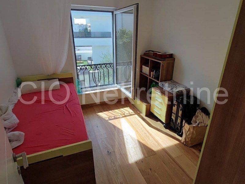 Flat in an urban villa, Sale, Okrug, Okrug Gornji