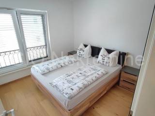 Flat in an urban villa, Sale, Okrug, Okrug Gornji