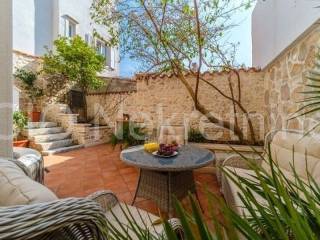 Terraced house, Sale, Sutivan, Sutivan