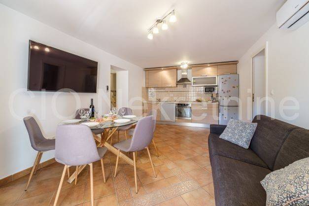 Terraced house, Sale, Sutivan, Sutivan