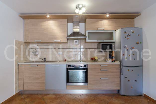 Terraced house, Sale, Sutivan, Sutivan