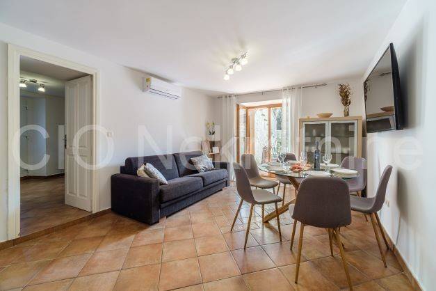 Terraced house, Sale, Sutivan, Sutivan