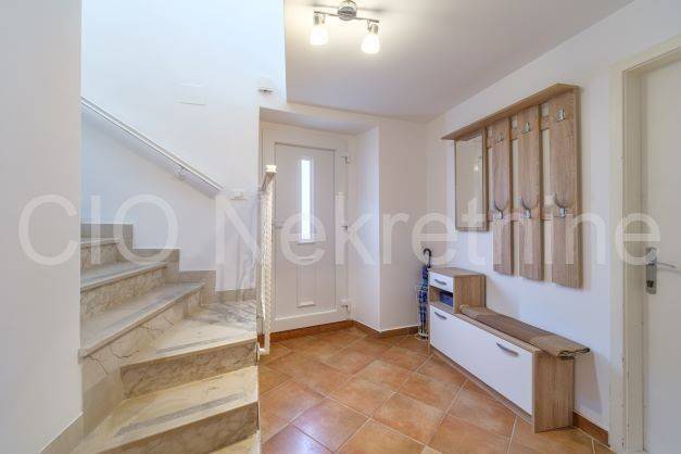 Terraced house, Sale, Sutivan, Sutivan