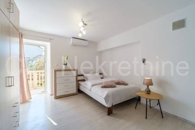 Terraced house, Sale, Sutivan, Sutivan