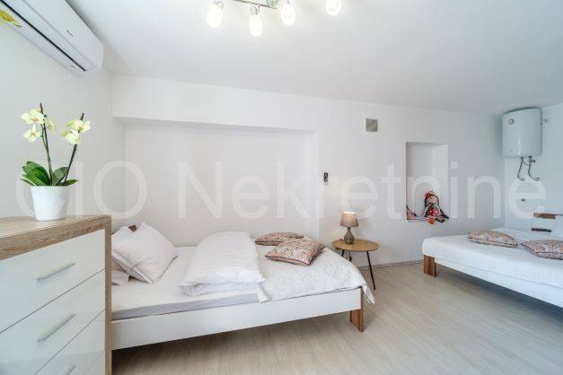 Terraced house, Sale, Sutivan, Sutivan