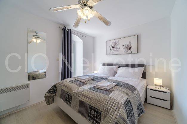 Terraced house, Sale, Sutivan, Sutivan