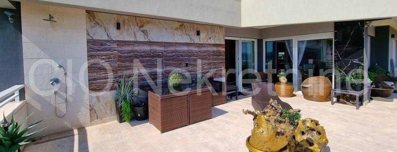 Flat in a building, Sale, Seget, Seget Donji