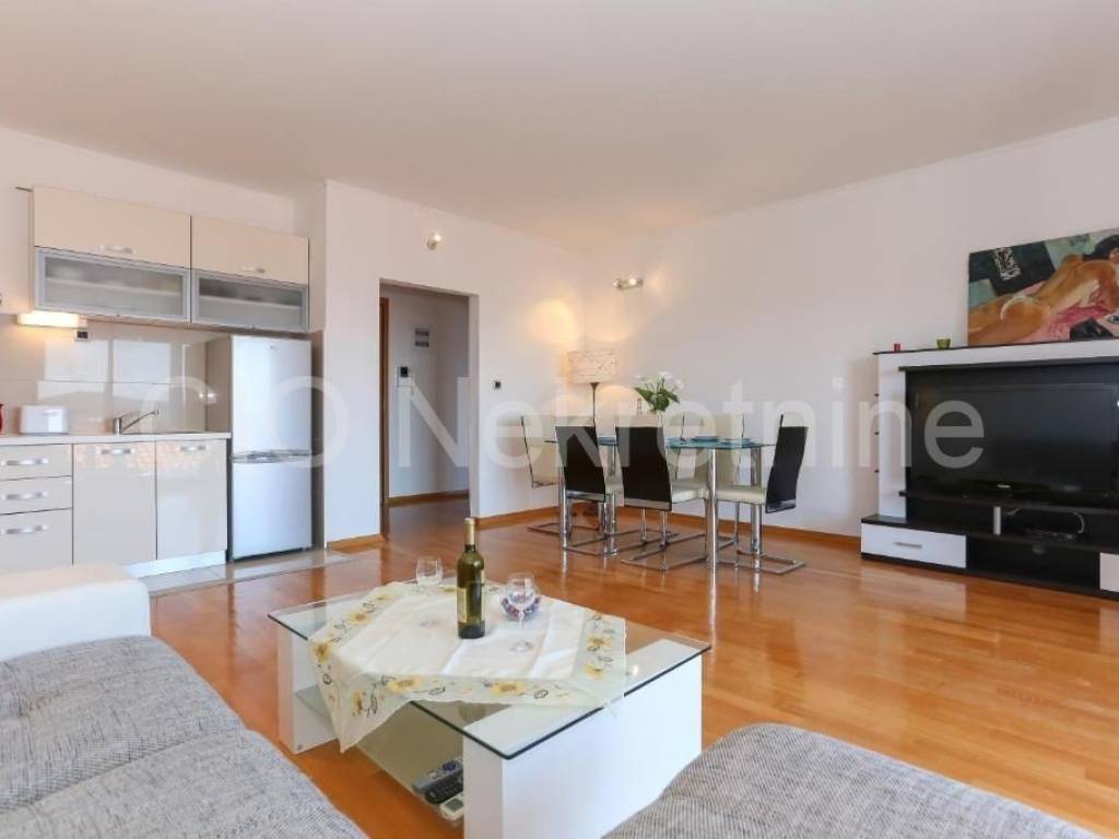 Flat in a building, Sale, Seget, Seget Donji