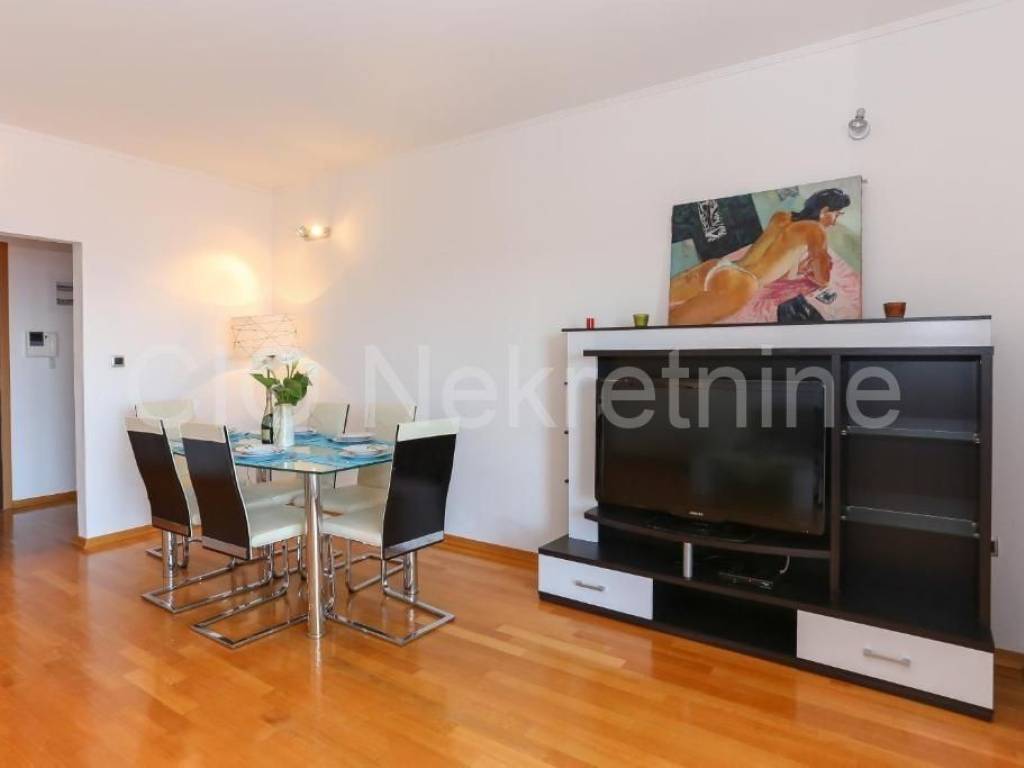 Flat in a building, Sale, Seget, Seget Donji
