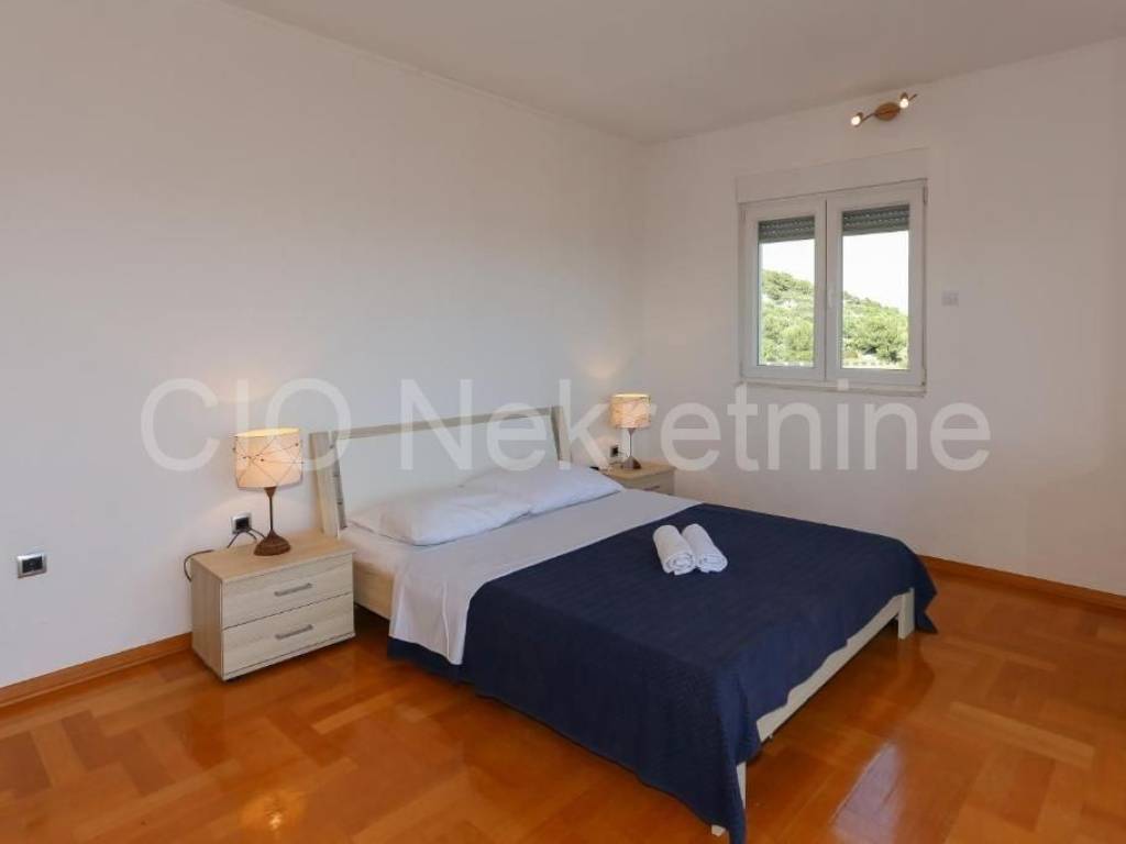 Flat in a building, Sale, Seget, Seget Donji