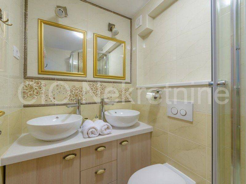 Luxury villa, Sale, Dugi rat, Jesenice