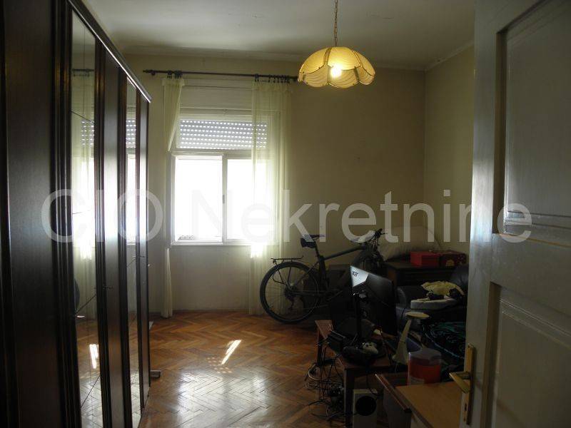 Flat in a building, Sale, Split, Split