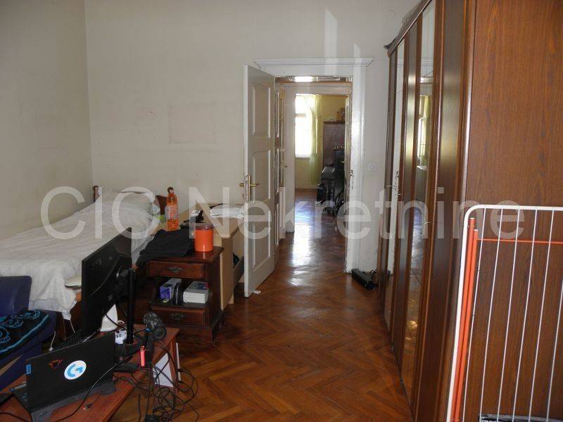 Flat in a building, Sale, Split, Split