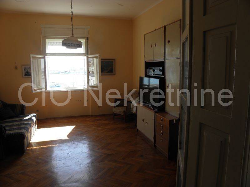 Flat in a building, Sale, Split, Split