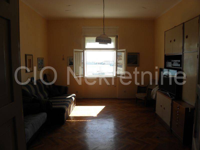 Flat in a building, Sale, Split, Split