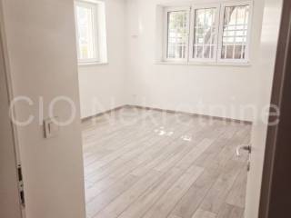 Flat in a building, Sale, Split, Split