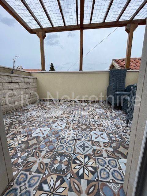 Split-level flat in a house, Sale, Split, Split
