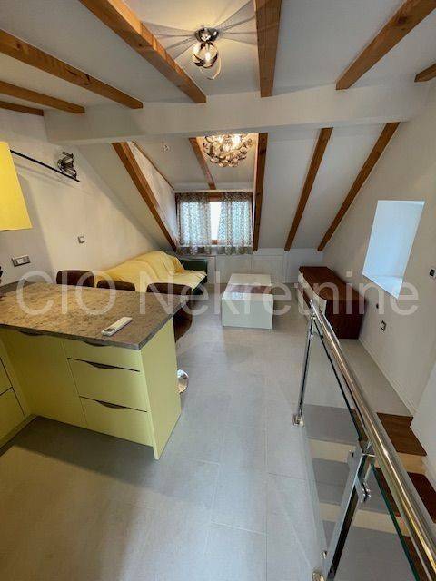 Split-level flat in a house, Sale, Split, Split
