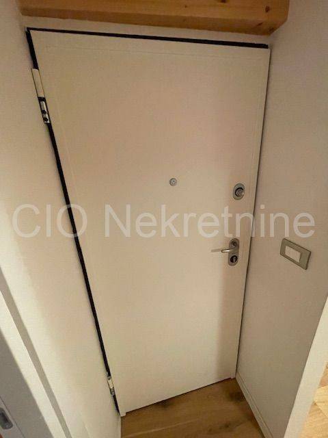 Split-level flat in a house, Sale, Split, Split