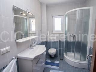 Apartmant house, Sale, Okrug, Okrug Gornji