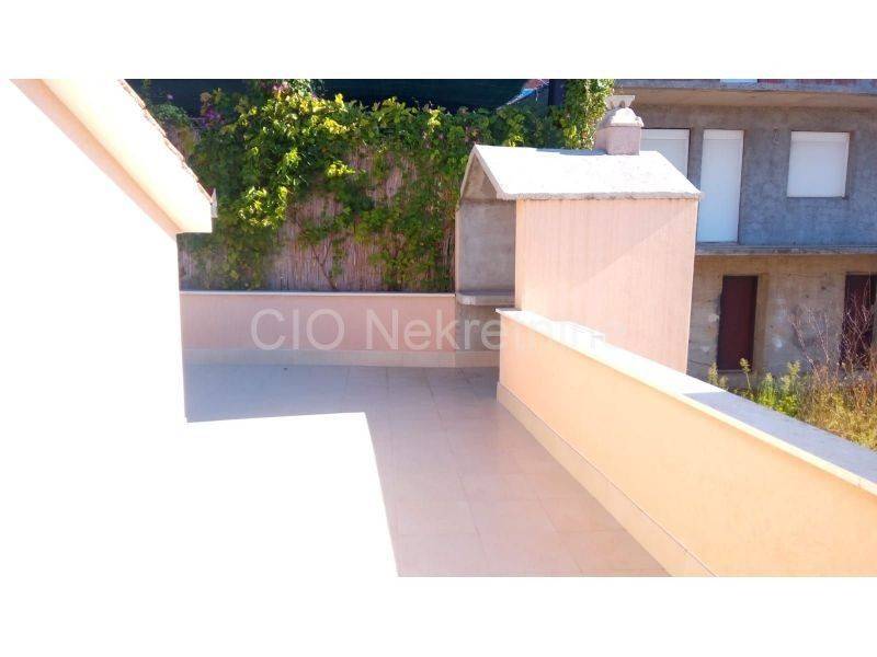 House with apartments, Sale, Omiš, Stanići