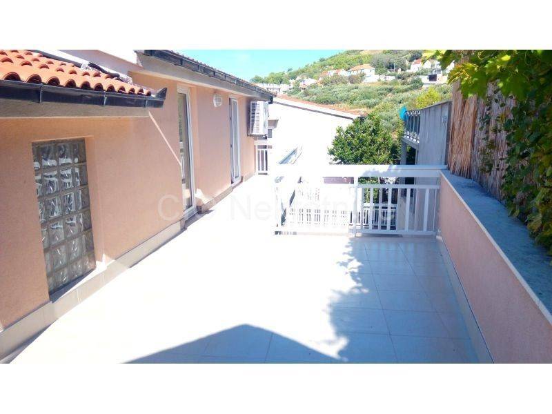 House with apartments, Sale, Omiš, Stanići