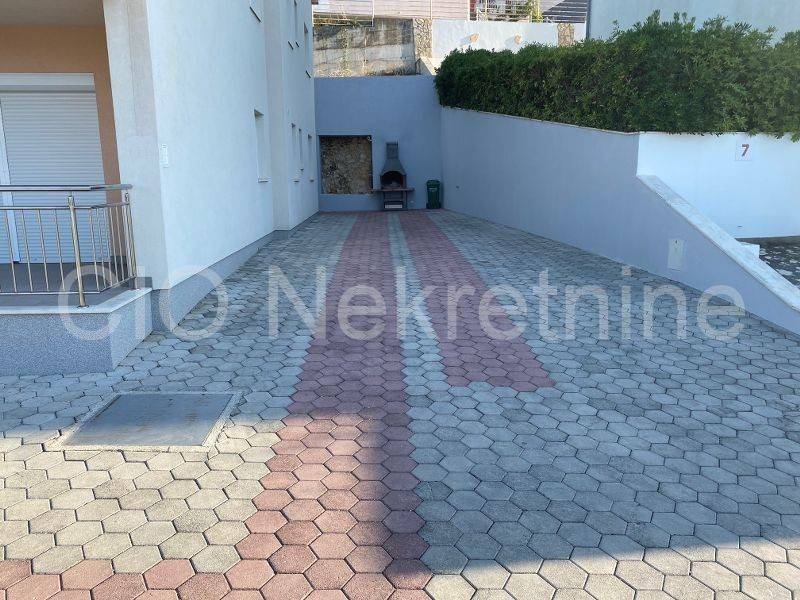 Apartmant house, Sale, Okrug, Okrug Gornji