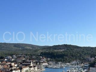 House with apartments, Sale, Milna, Milna
