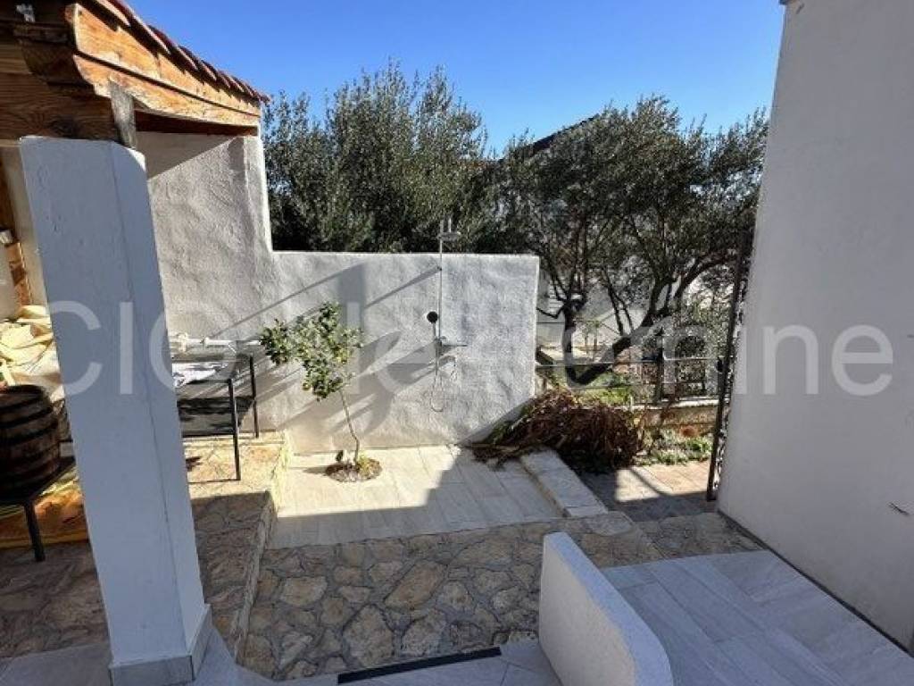 House with apartments, Sale, Milna, Milna