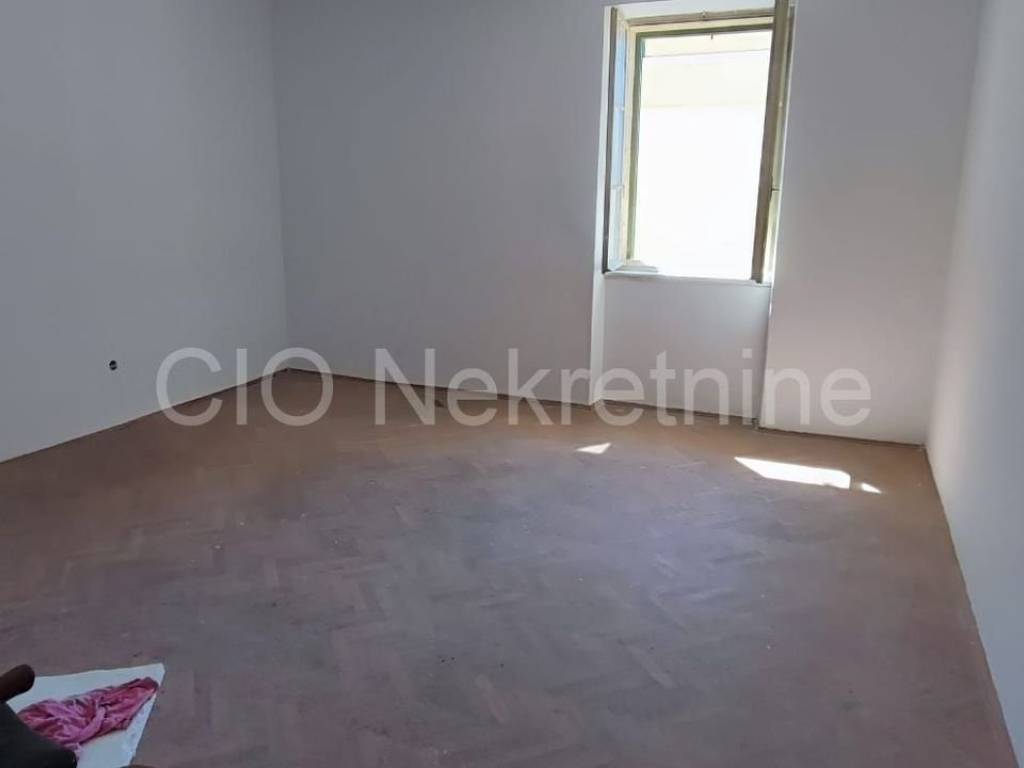 Flat in a building, Sale, Split, Split