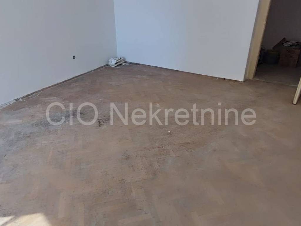 Flat in a building, Sale, Split, Split