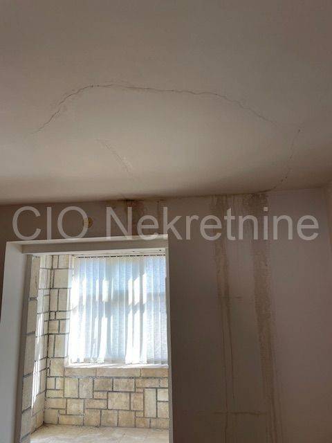 Semi-detached house, Sale, Split, Split