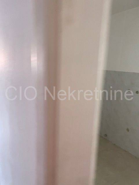 Semi-detached house, Sale, Split, Split