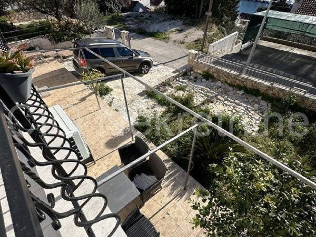House with apartments, Sale, Milna, Milna