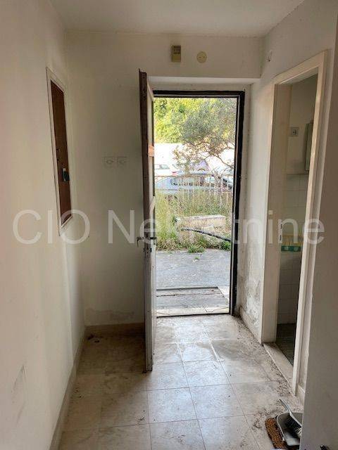 Semi-detached house, Sale, Split, Split