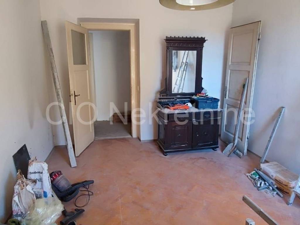 Flat in a building, Sale, Split, Split