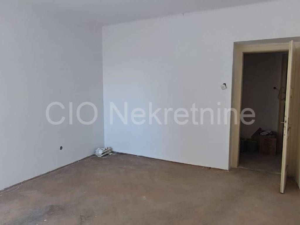 Flat in a building, Sale, Split, Split