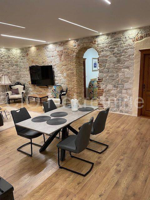 Flat in a building, Rent, Split, Split