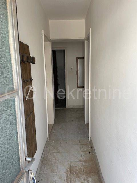 Semi-detached house, Sale, Split, Split