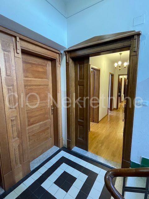 Flat in a building, Sale, Split, Split